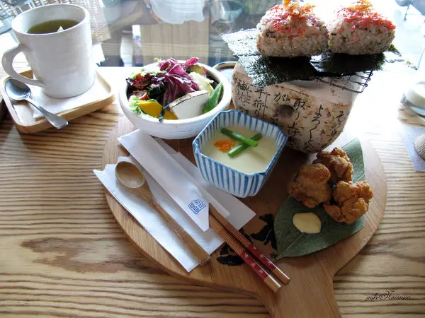 [食記]高雄 初日珈琲 日式早午餐 烤飯糰放在烤爐上好有FU 軟法真心推薦款♥ 近高捷生態園區站