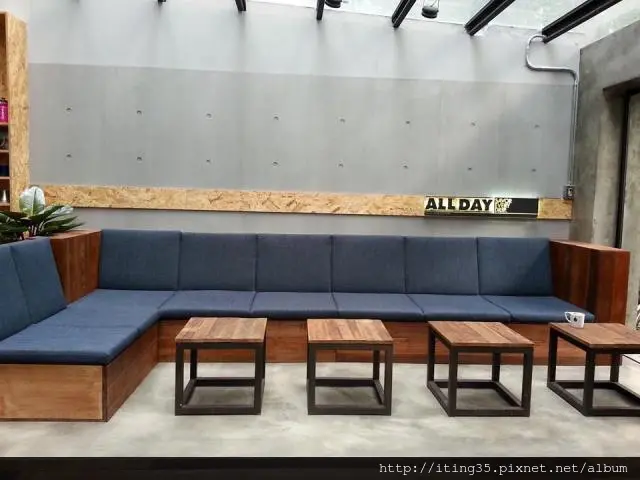 【民生社區】瀟灑大器的工業風咖啡館~All Day Roasting Company