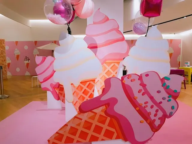 台北打卡新景點【檀島香港茶餐廳/貴婦百貨BELLAVITA 8周年慶/動物世界】好萊塢影城沁涼小市集/新光三越最新裝置藝術