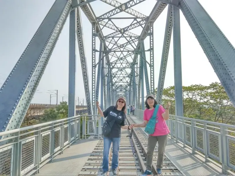   高屏舊鐵橋˙宏偉壯觀的[天空步道]