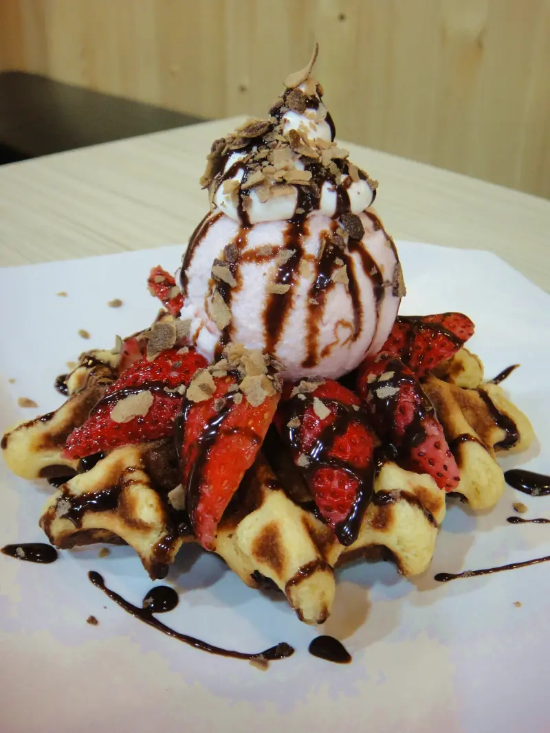 北市士林區／士林夜市艾思頓冰品鬆餅，空姐用心製造冰品甜點！