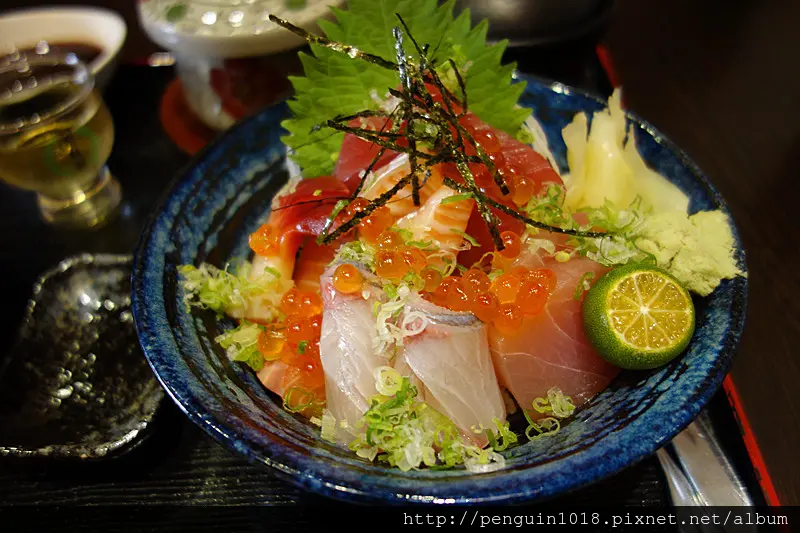 【台中】神川吞日式料理；超豪華又實惠的生魚片丼飯！這一碗看的出師傅滿滿的心意~！