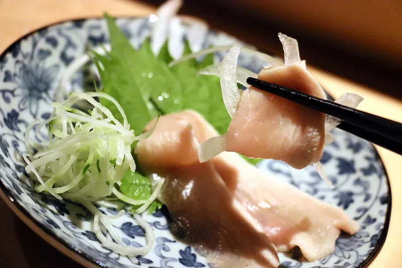 台北。士林～精緻串燒。日式居酒屋。桂丁雞。雞肉沙西米。洋風生里肌。雞胸肉一夜干～鳥哲燒物專門店（捷運芝山站）