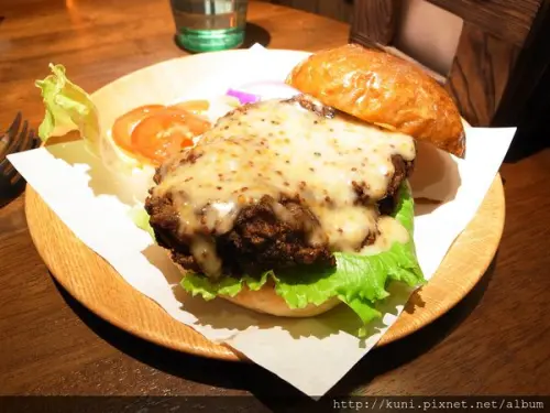 GRD3日誌---05122014 Road Runner Burger：總算有人願意給這種麵包了！