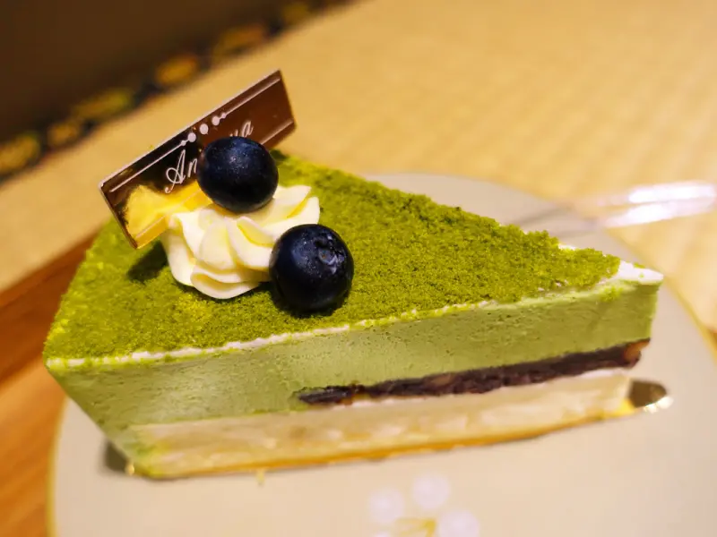 [台中美食]杏屋-台中黎明路上乳酪蛋糕店，招牌輕熟乳酪蛋糕賣翻，採網路訂購為佳!!店面只賣一整個乳酪蛋糕喔!!