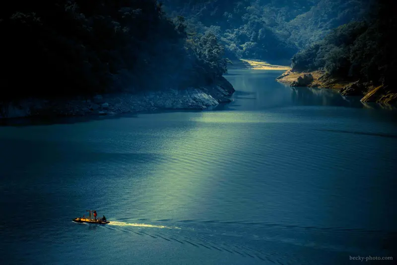 【桃園】。2014楓石門~媲美桂林山水的石門水庫楓葉漸漸紅了 │ 桃園石門水庫行程規劃