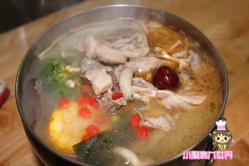 【彰化美食】北斗〃麻油雞鍋（藥膳排骨鍋），冬日暖胃的好選擇。 (萬來國小旁)