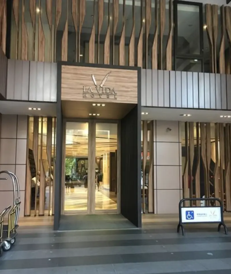 《台中🏨西屯區》💁🏻逢甲商旅 La Vida Hotel（含早餐介紹）（逢甲住宿、台中住宿、台中住宿推薦、逢甲住宿推薦）