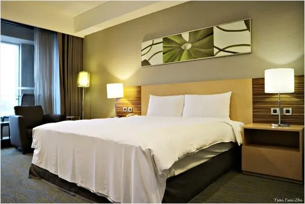 [花蓮住宿]煙波大飯店Lakeshore(花蓮館)|豪華客房(含三溫暖泡湯券兩張+遊戲代幣兌換券$100+健身器材免費使用+暮拉MOLAMOLA西餐廳早餐兩客)一晚只要$2800