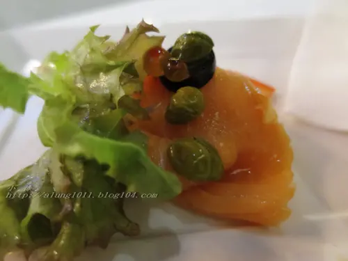 小小的餐酒館，有感的氛圍~            ..MERCI              