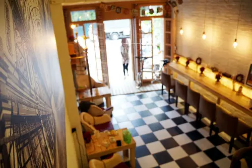 【台中北區】摩德年代Modism - 單品.拿鐵.好吃的起士蛋糕在英國風帶點雅痞的摩德.舊拾光機貳樓高隔壁.旁有公立停車場