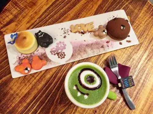 【台中。食】Love . x . Peace Café // 逢甲超人氣造型馬卡龍專賣店