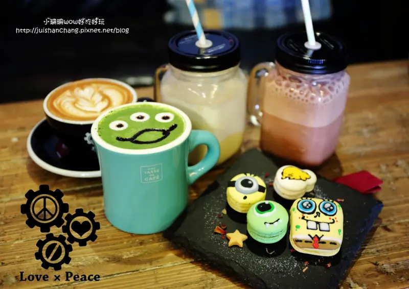 【食║台中】Love . x . Peace Café～超萌系甜點。夢幻馬卡龍大變身，相遇在美國百老匯？！　