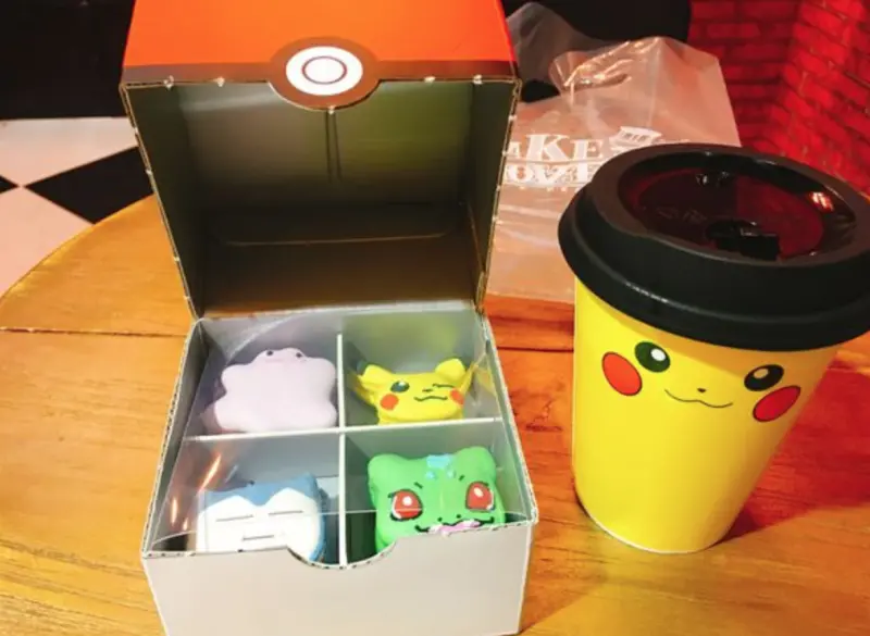 《台中❤️西屯》Love . x . Peace Café 少女心爆棚的寶可夢馬卡龍，只容你手不容你口！（我容沒打錯）