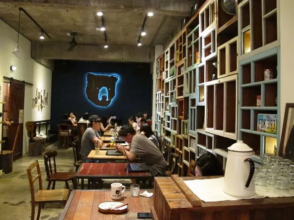 捷運小巨蛋站✿小破爛 Cafe Junkies✿ 一片美麗的窗戶牆 推薦貝果! 超Q彈~~