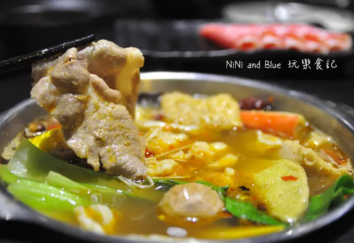 【台中】銅鍋子鍋物料理火鍋，中國復古風旗袍女侍上菜囉!老虎城Tiger City美食餐廳