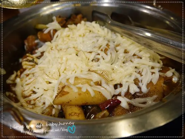 【美食】不必到韓國就可以吃到道地料理。牽絲的起司燉雞。台北東區 一道氏燉雞 일도씨찜닭 (忠孝敦化站)