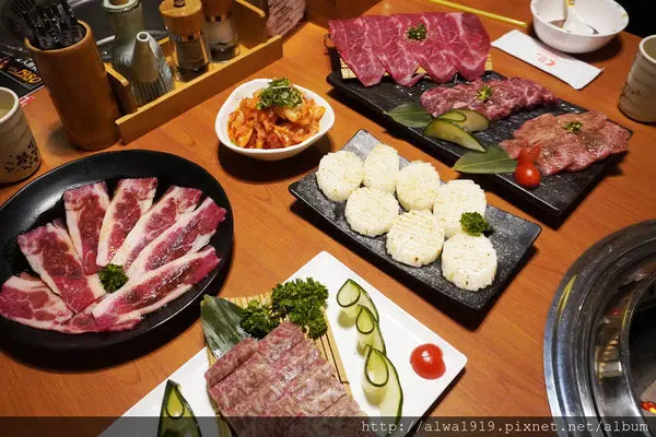 【桃園美食週記】覓燒肉，日式炭火無煙燒烤，食材新鮮，桌邊服務親切。慢食文化。多元活動，親子同遊的燒肉專門店推薦