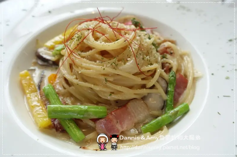 《分享新竹芙洛麗大飯店餐廳》【OCEAN BAR】超值義大利麵 $138元起跳 不分平假日好停車氣氛佳︱超平價的飯店美食推薦（附影片）