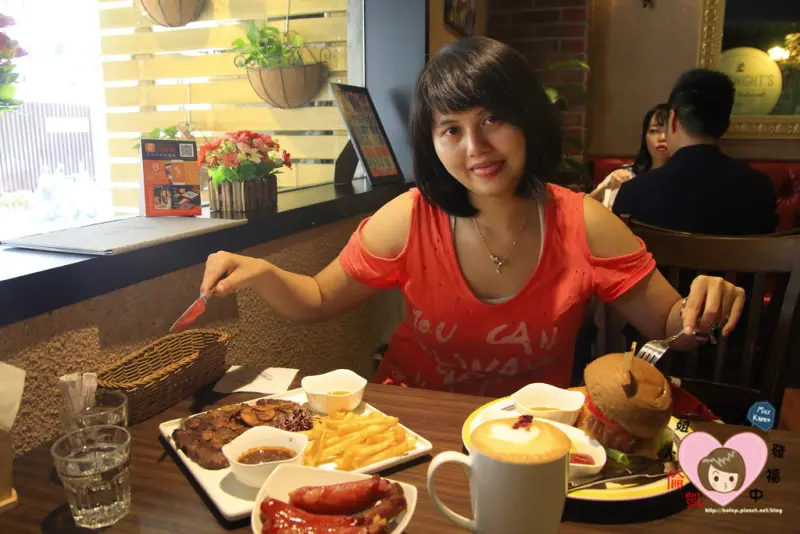 【台北美食】捷運忠孝復興站 VIC KNIGHTS 騎士維克餐廳～這年頭，打仗前也要先吃飽！(附菜單)