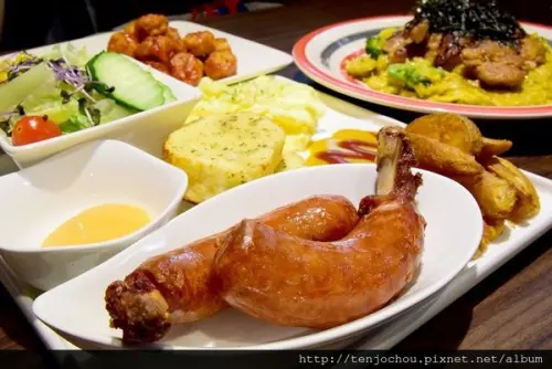 花花，甲飽沒【台北食記】騎士維克VIC KNIGHTS 大份量早午餐200元有找 東區平價聚餐餐廳推薦