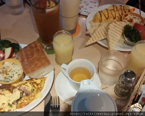 『呷』「捷運小巨蛋站」☆ 維圖斯咖啡 ☆ 份量多的美味早午餐