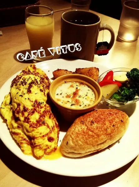 《台北》維圖斯咖啡 Café Vitus│小巷中平價早午餐～圓扁帕尼尼、青醬鴨胸歐姆蛋捲＠台北小巨蛋站        
      