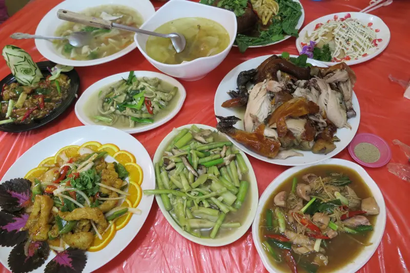 陳記甕缸雞~皮脆肉嫩又多汁的美味甕缸雞