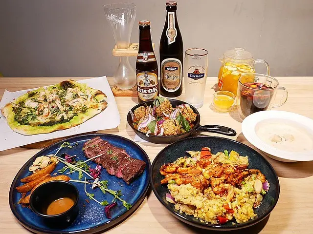 台中北屯餐酒館，超適合周末放鬆的地方，店內有多款比利時啤酒，假日還有Live演奏，還是寵物友善餐廳! (附詳細菜單)-札卡餐酒館