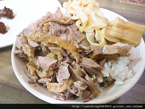 南屯廟旁老街美食-香滷鴨肉飯