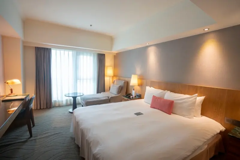 花蓮住宿推薦 藍天麗池飯店 AZURE HOTEL｜輕旅行首選！讓旅行也能擁有家的歸屬感 · 算命的說我很愛吃