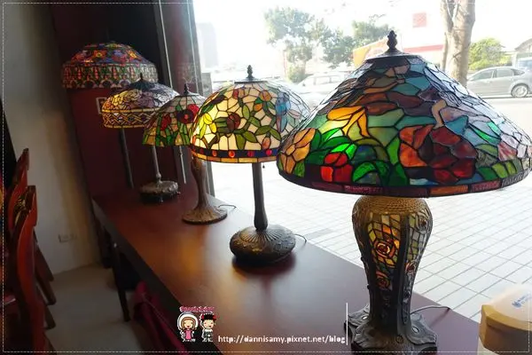 ♥新竹美食餐廳推薦♥▋莫拉諾精品咖啡新竹店 情侶約會氣氛佳+親子餐廳小朋友的天堂 ▋下午茶 義大利麵 兒童餐CP值超高~文末有打折及壽星優惠分享喔！