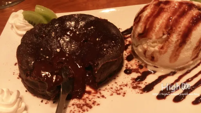 [食記] 台北東區．Surf Cafe，姚元浩的熔岩巧克力蛋糕