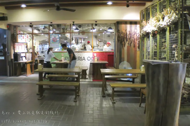 台北食記【捷運中山國中站】《PIZZERIA OGGI(民權店)》　既道地又創新的拿坡里披薩專賣店　沙拉也好美味