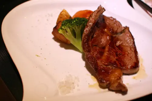 [台北/中價位牛排] 小紅番薯