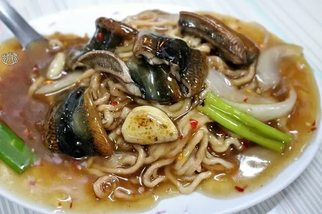【台南美食】炒鱔魚專家(信義小吃店)-台南經典小吃 鱔魚意麵
