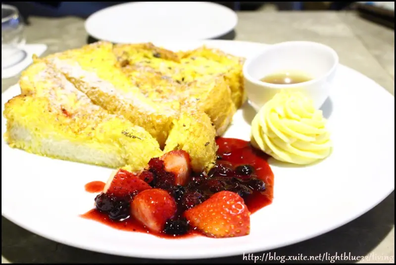 [ 忠孝復興．忠孝敦化站美食 ] caldo咖朵二店～甜在心！熱呼呼軟綿綿的熱蛋糕與法式土司