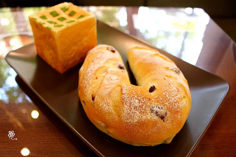 【樹林。豚】Q.Bakery，人潮洶湧的複合式麵包店，早午餐和下午茶都有優惠套餐可以選擇（樹林火車站、米蘭社區）