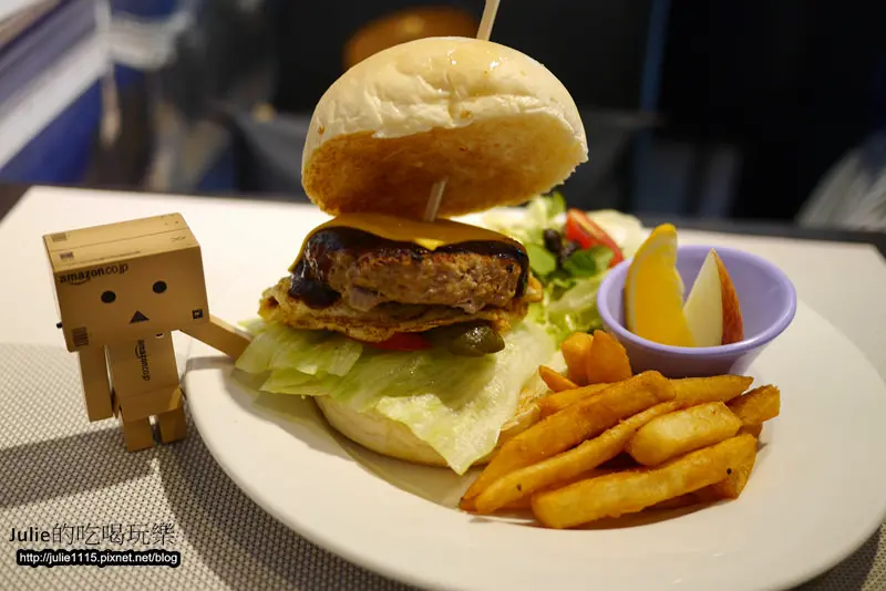 板橋早午餐●幸福這裡Happiness Here 板橋觀光店(新埔站)(免費WIFI、平日不限時、部分座位有插座)(停車資訊)