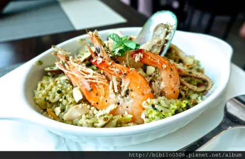 新北板橋 你吃過幸福嗎？原來幸福離我這麼近 有外籍主廚坐鎮的 幸福這裡 Happiness Here咖啡廳/板橋溫水游泳池旁/近油庫口麵線/新埔捷運站