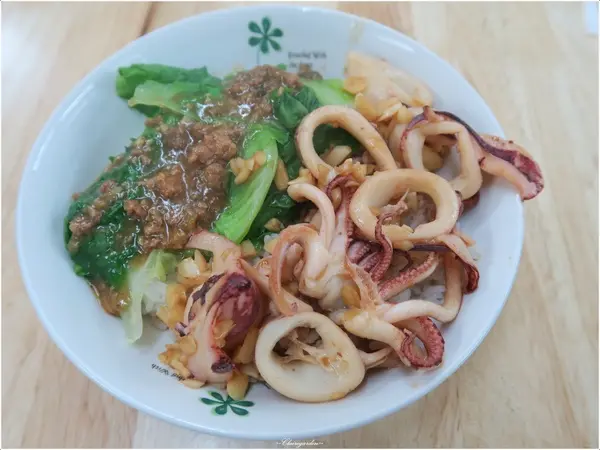 [北投在地美食]水某小捲米粉~新推出一整隻炒小捲mix大蒜飯