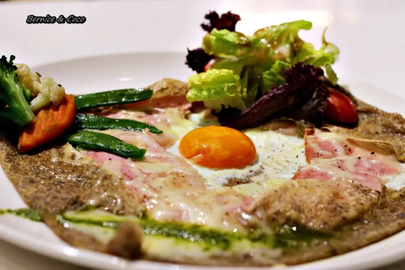 (台北 信義美食)法孚 Café V 信義店 法式薄餅 咖啡廳 · 可麗餅(捷運市政府站)