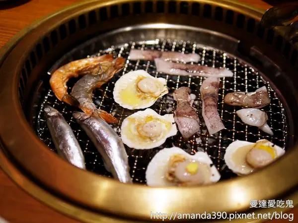 【台南食記】東區 牛角日式炭火燒肉(南紡夢時代) ● 口袋小朋友出走記 ❤❤