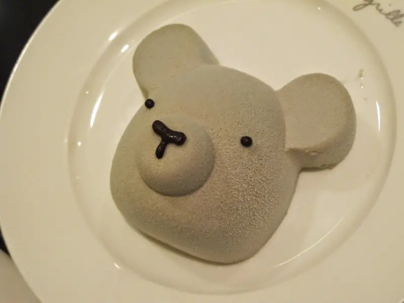 [食記]法式甜點 agnès b. café 小熊開心果巧克力蛋糕。超萌~ @微風廣場2F