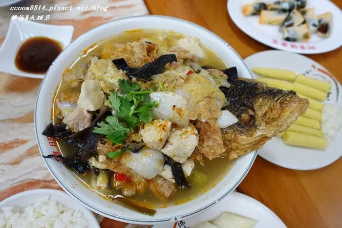 【嘉義美食】林聰明沙鍋魚頭+黑輪國小(炒泡麵+關東煮)♥嘉義60年道地的傳統美食 許多媒體都有報導