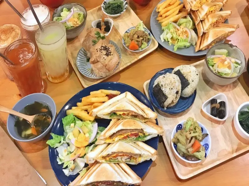CP值高的飯糰早午餐!! 隱身在巷弄也不容錯過！ 親切的友善動物餐廳 ● 日和.まいにち | 桃園美食