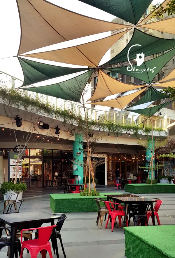 【觀光景點】好逛好玩又好拍的草悟廣場 in台中        
      