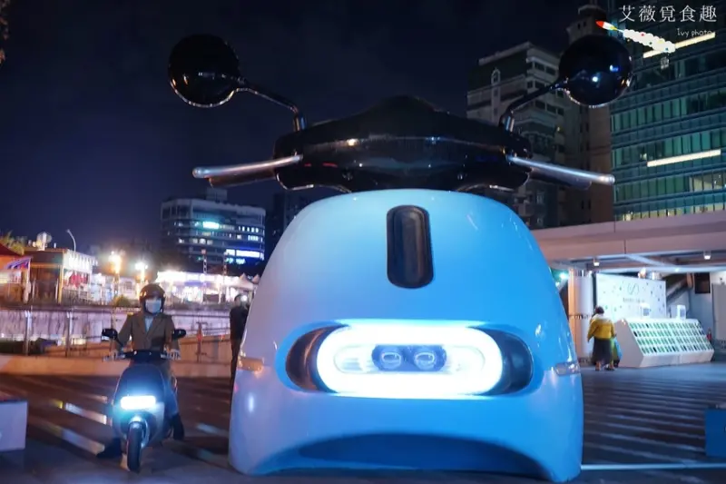 IG景點 || 超逼真巨人系Ｇogoro快閃台中勤美草悟道廣場，喜歡勾勾肉的捧油快趁著連假快來勤美好好找這裝置藝術，順便也可以牽一台回家吧！