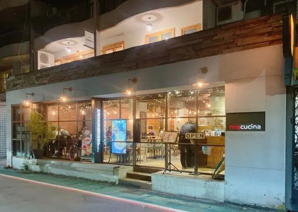 《美食｜台北東區》MiaCucina (My Kitchen)。趣味混搭的異國輕食、提供蛋奶素、少肉餐點。二訪、三訪