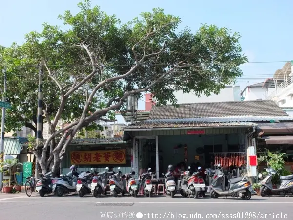 【美食特搜。屏東市】胡老爹麵店。大樹下的小麵攤 50幾年歷史的外省口味        
      